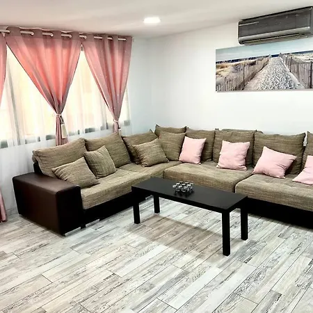 42 Puerto Del Carmen Star تياس