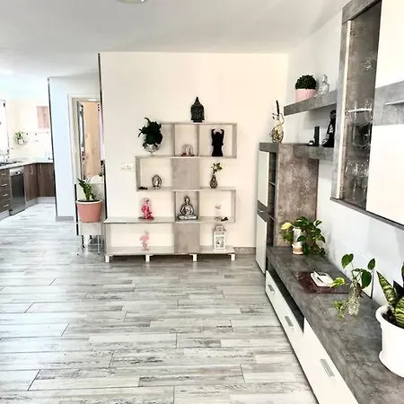 42 Puerto Del Carmen Star شقة *